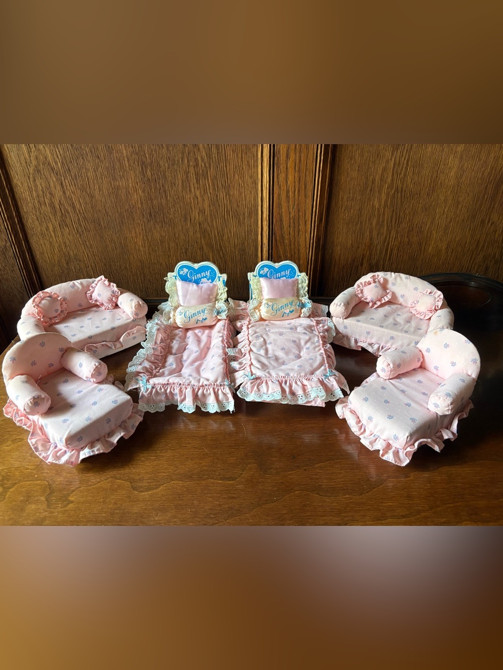 Vintage 1990 Vogue Dolls
"Ginny" doll furniture, bedroom and living room